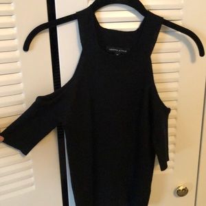 Cut off sleeved knit tank